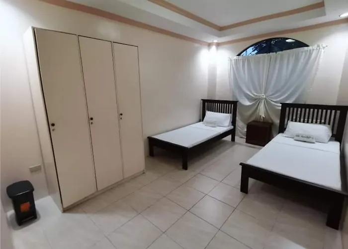 Oyo 799 Ddd Habitat Iloilo
