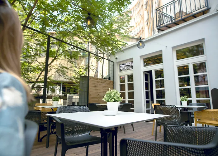 Public House Hotel