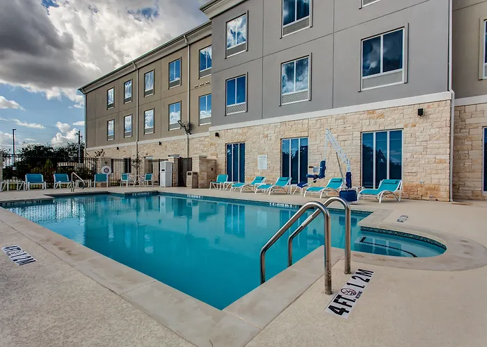 Holiday Inn Express & Suites Gatesville - N. Ft Hood By Ihg