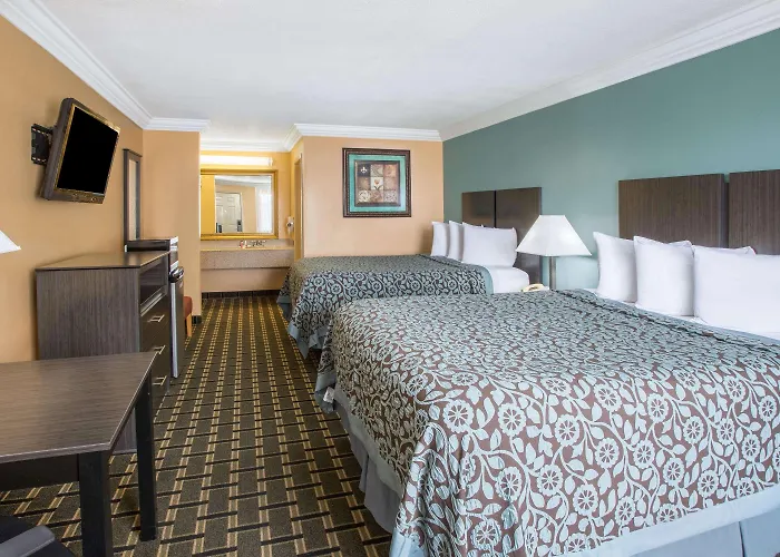 Days Inn By Wyndham Crowley