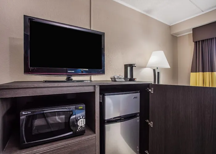 Baymont By Wyndham Appleton Hotel