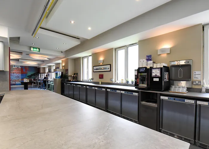 Kinlay Hostel Eyre Square - Best Hostel In Ireland 2025