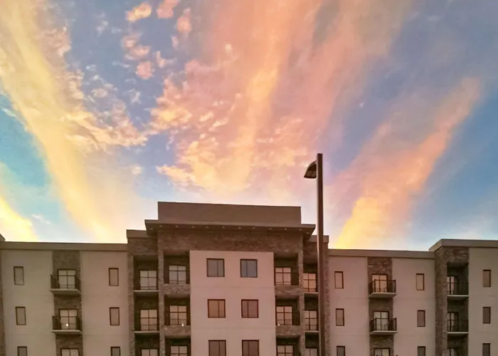 Garland Hotel