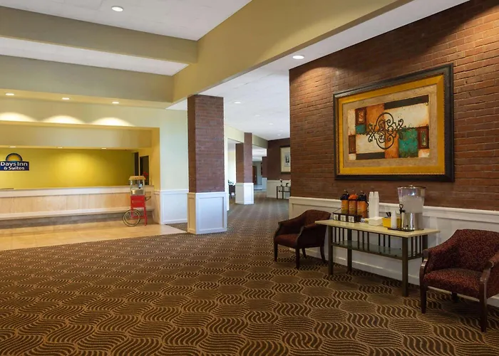 Days Inn & Suites By Wyndham Tallahassee Conf Center I-10