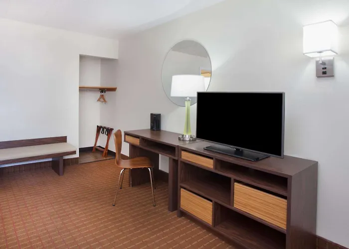 Super 8 By Wyndham Chicago/Rosemont/O'Hare/Se