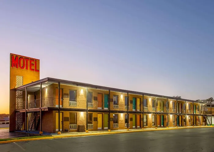 Starved Rock Motor Inn