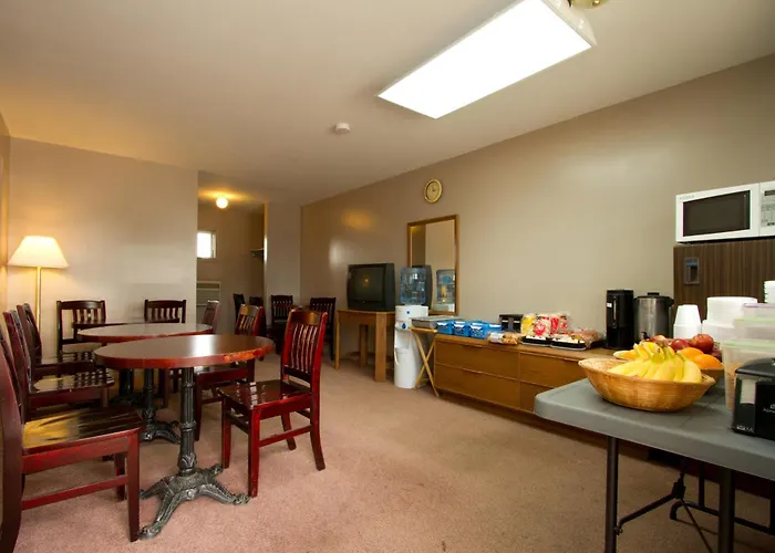 Knights Inn Lindsay