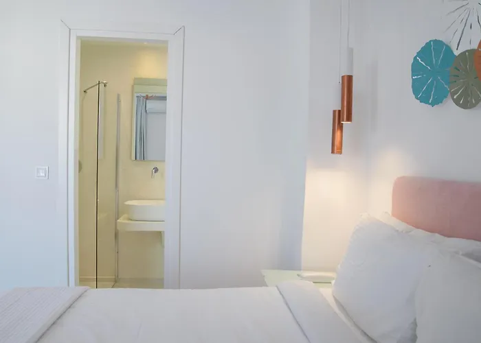 Nama Hotel Tinos