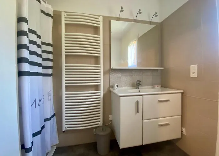 Charmant Gîte 4 étoiles avec piscine