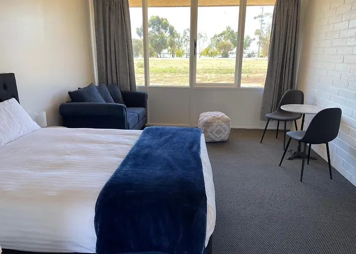 Happy Wanderer Motel Lake Boga On The Lake With Lake Views