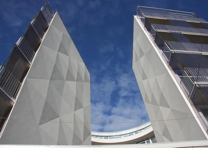 Parizs Garden Apartments