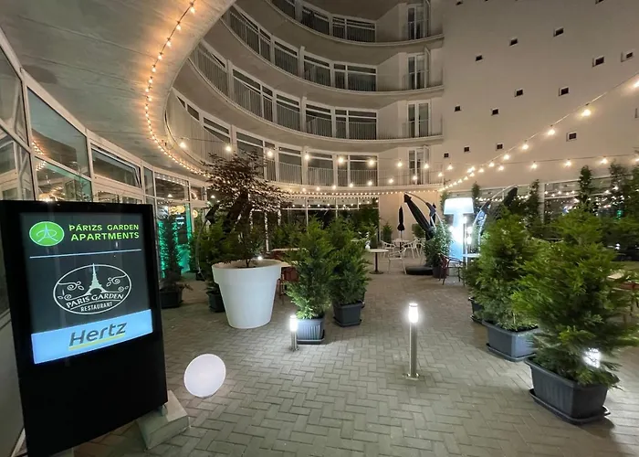 Parizs Garden Apartments