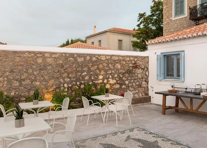 Lumiere Spetses