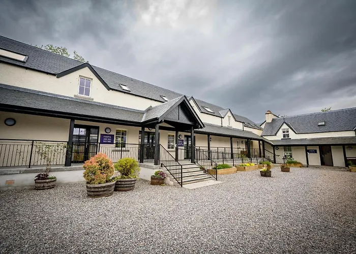 Loch Ness Bunk Inn
