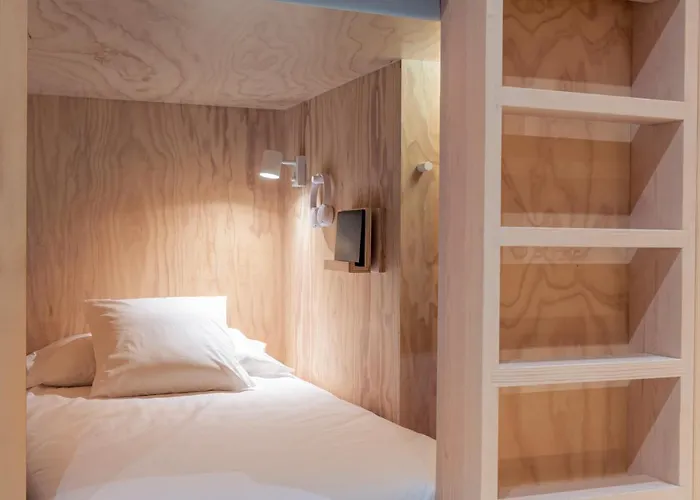 Colo Colo Hostel - Single Private Beds