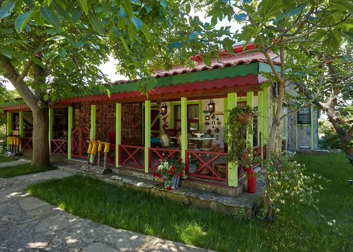Dachas Cove Hotel