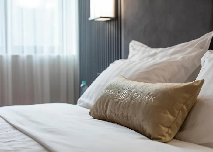 -- Este Park Hotel -- Part Of Urban Chic Luxury Design Hotels - Parking & Compliments - Next To Shopping & Dining Mall Plovdiv