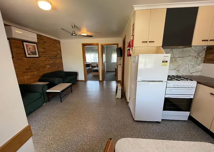 Marlo Caravan Park & Motel