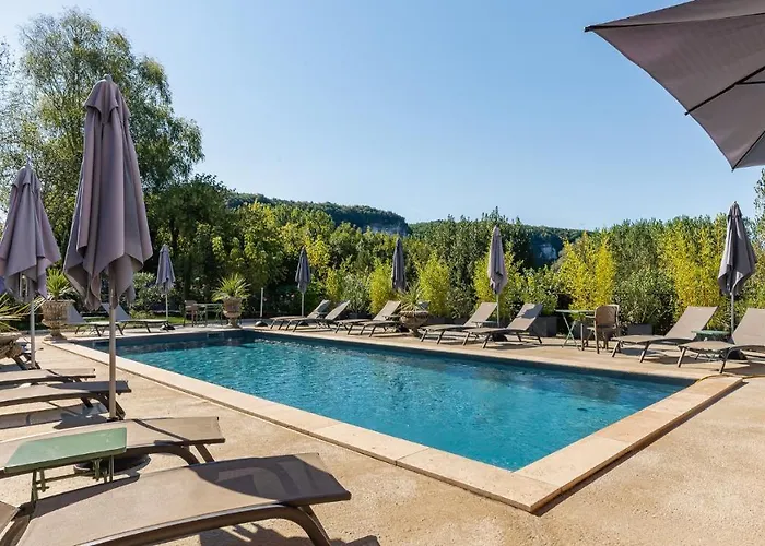 Hostellerie Du Passeur - Hotel & Restaurant - Climatisation Et Piscine Chauffee