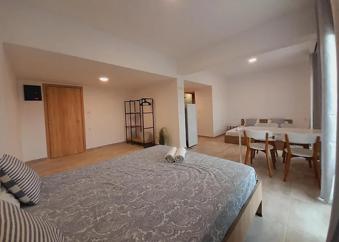 Telhinis Hotel & Apartments