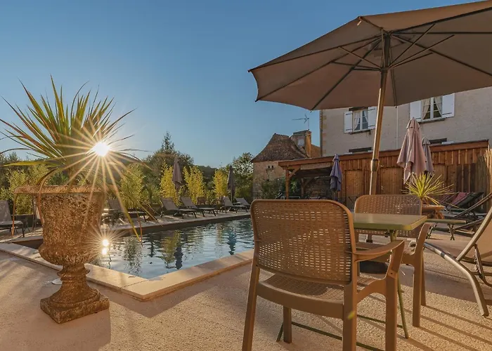 Hostellerie Du Passeur - Hotel & Restaurant - Climatisation Et Piscine Chauffee