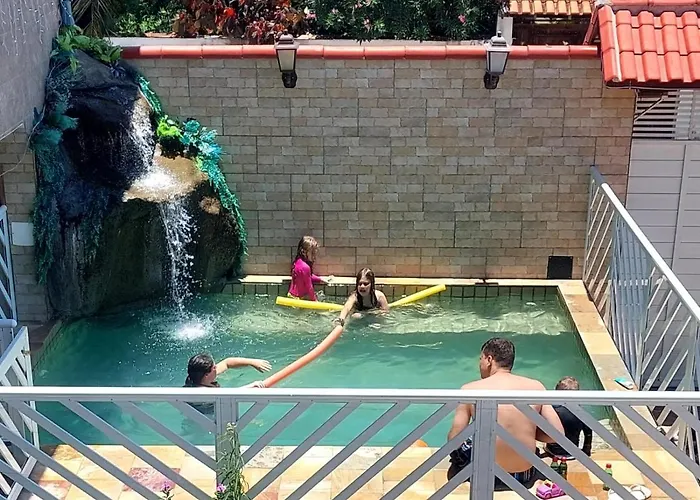 Hostel Falcão-Suites Privativas com Ar Condicionado