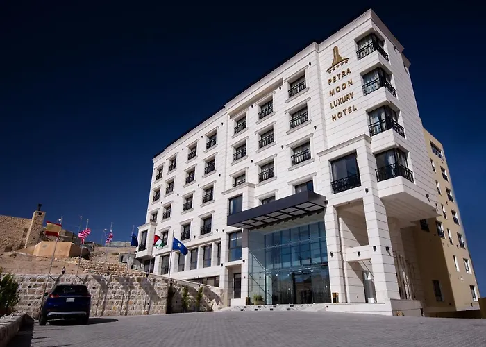 Petra Moon Luxury Hotel