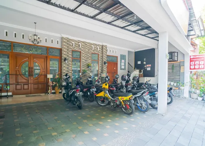 Reddoorz Near Matahari Singosaren Solo