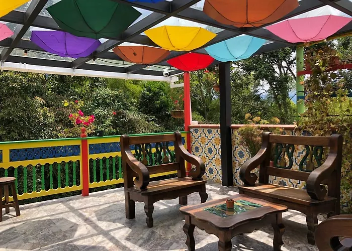 40 Amigos Hotel