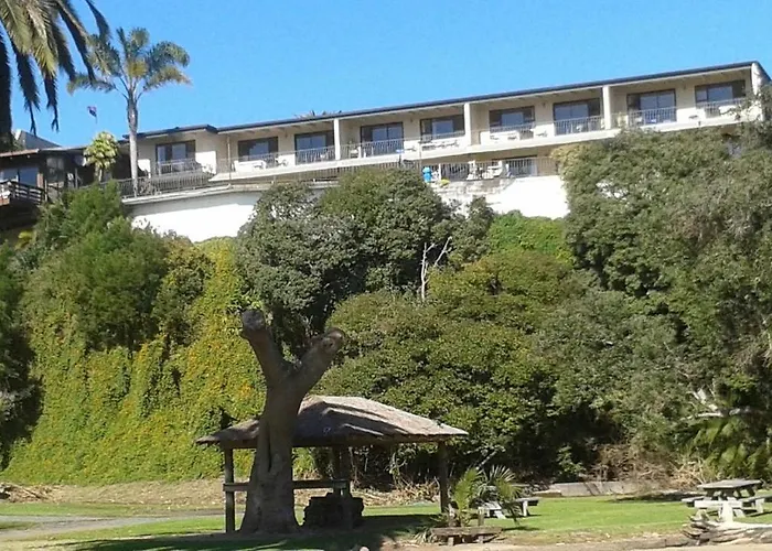 Waterfalls Estate - Motel & Campground
