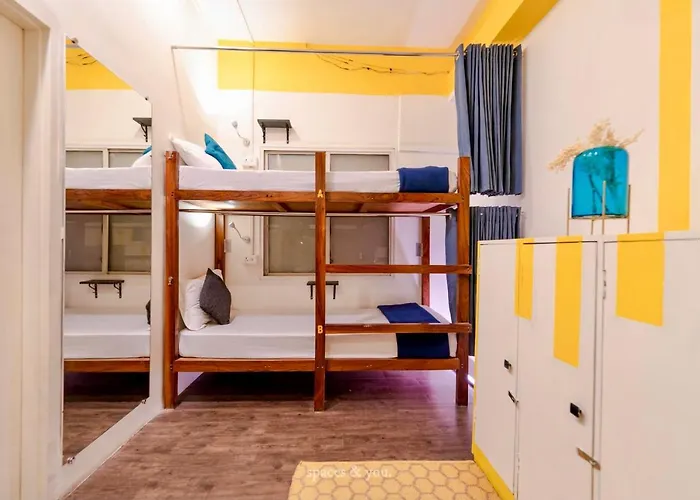Locomo Hostel Og - Stay Work Eat