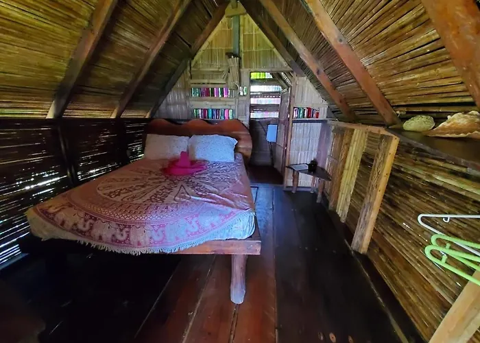 Derek'S Place Eco-Lodge