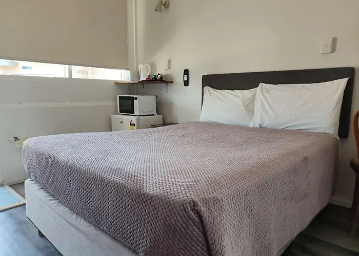 Country Motor Inn