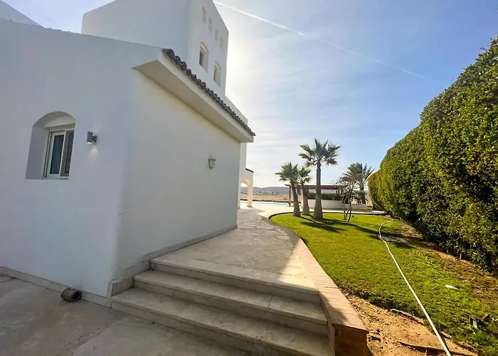 Luxury 4 Bedroom Villa With A Heated Pool