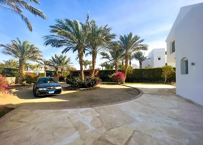 Luxury 4 Bedroom Villa With A Heated Pool