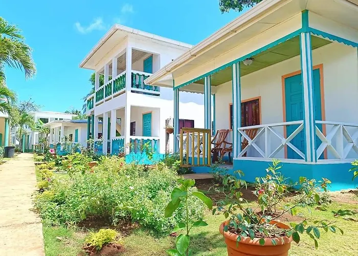 Los Delfines Hotel & Dive Center