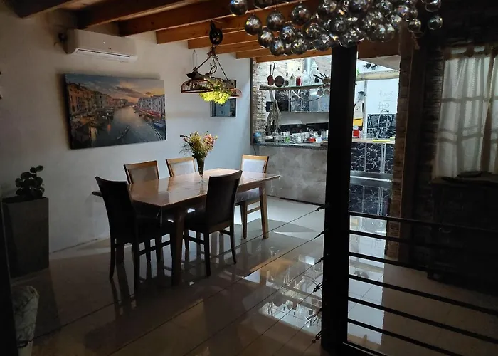 Casa Boutique Buenos Aires, Desayuno y Traslado Gratis Aeropuerto Ezeiza