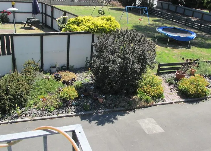 Camberley Court Motel
