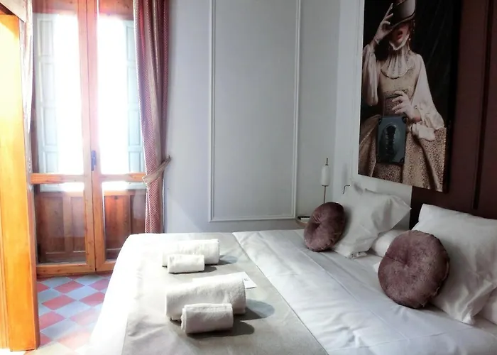 Les Monges Palace Boutique