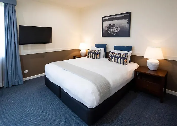 Hawkesbury Race Club Motel