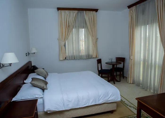 Hotel Hum