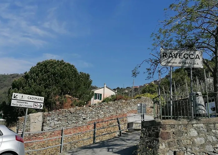 Perla Del Levante Hostel