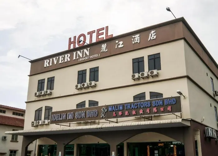 Hotel River Inn