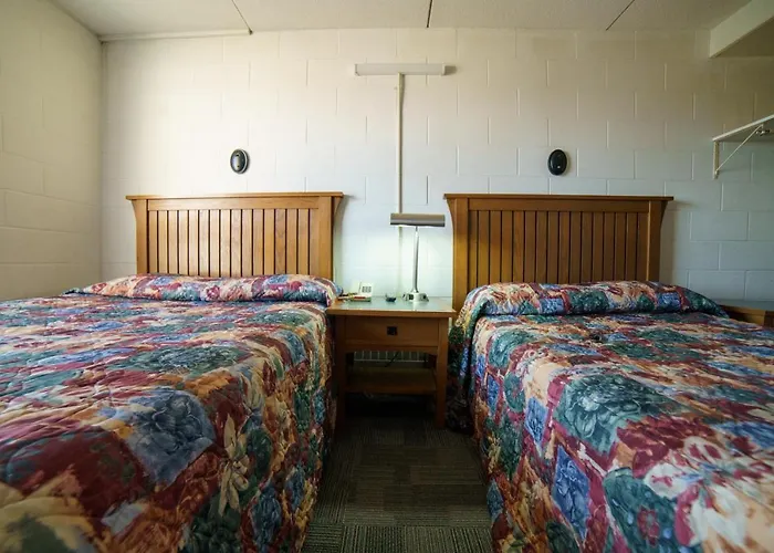 Capone'S Hideaway Motel