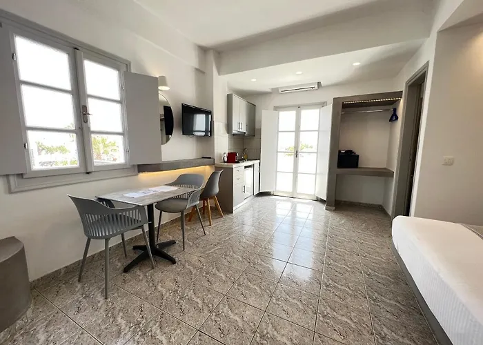 White Lily Suites & Lofts - Adults Only 16 Plus