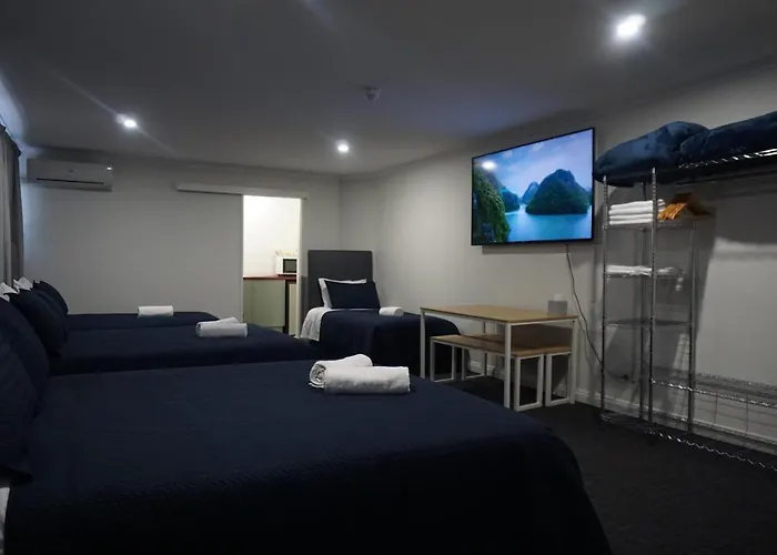 Warners Bay Hotel