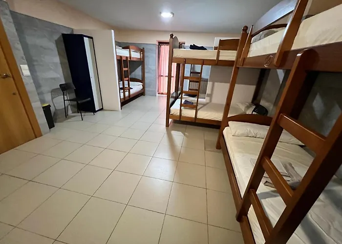 -- Albergue Casa Mariela -- Solo Peregrinos Con Credenciales