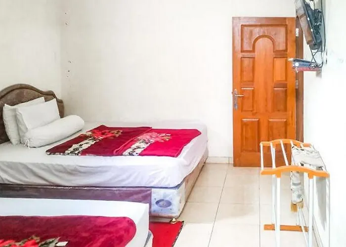 Villa Al Barokah Syariah Family Mitra Reddoorz Near Sarangan Lake