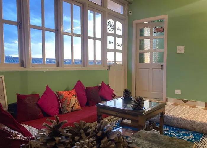 Zu-Zu Hostels
