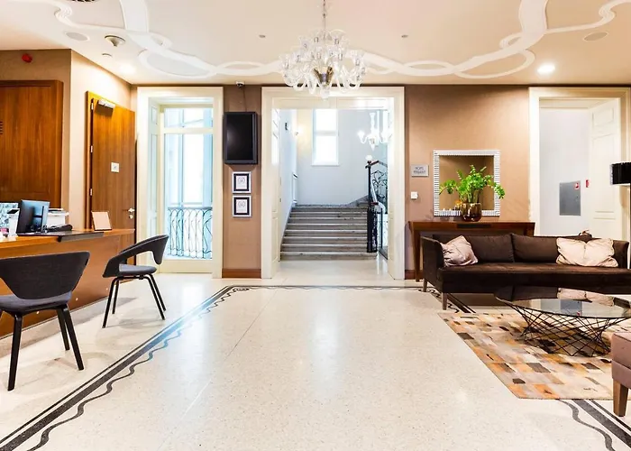 Roset Hotel & Residence